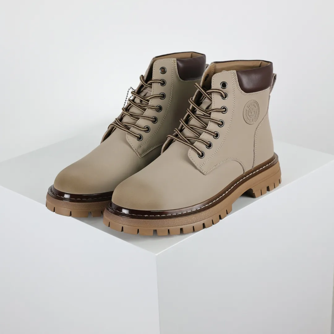 Copywriting price 💰620 Core recommendation Good price Timberland Timberland outdoor high-top casual rhubarb boots series #Guangdong Dachang quality Original box original packaging Fashion trend matching The fabric is made of Italian top-grade frosted fine-grained cowhide with anti-odor and anti-corrosion genuine leather latex insoles. The outsole and hardware are all made from OEM raw materials. The same as the original Goodyear never-open glue process. Good products do not kill pigs. Exclusive launch on the entire network. The quality is unquestionable. The full set of official website unified packaging Give you a perfect wearing experience. High-quality and durable. A must-have for stylish men. Specially designed to treat those who are not handsome. High-quality and first-class foot feel. Specially designed for cold protection and outdoor use this winter. Casual matching for daily use. Size: 38 39 40 41 42 43 44 (leather shoe size)